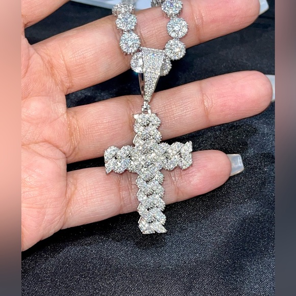 Vvs Certified Diamond Cross pendant, Documents Included, Passes diamond tester! - Picture 8 of 9